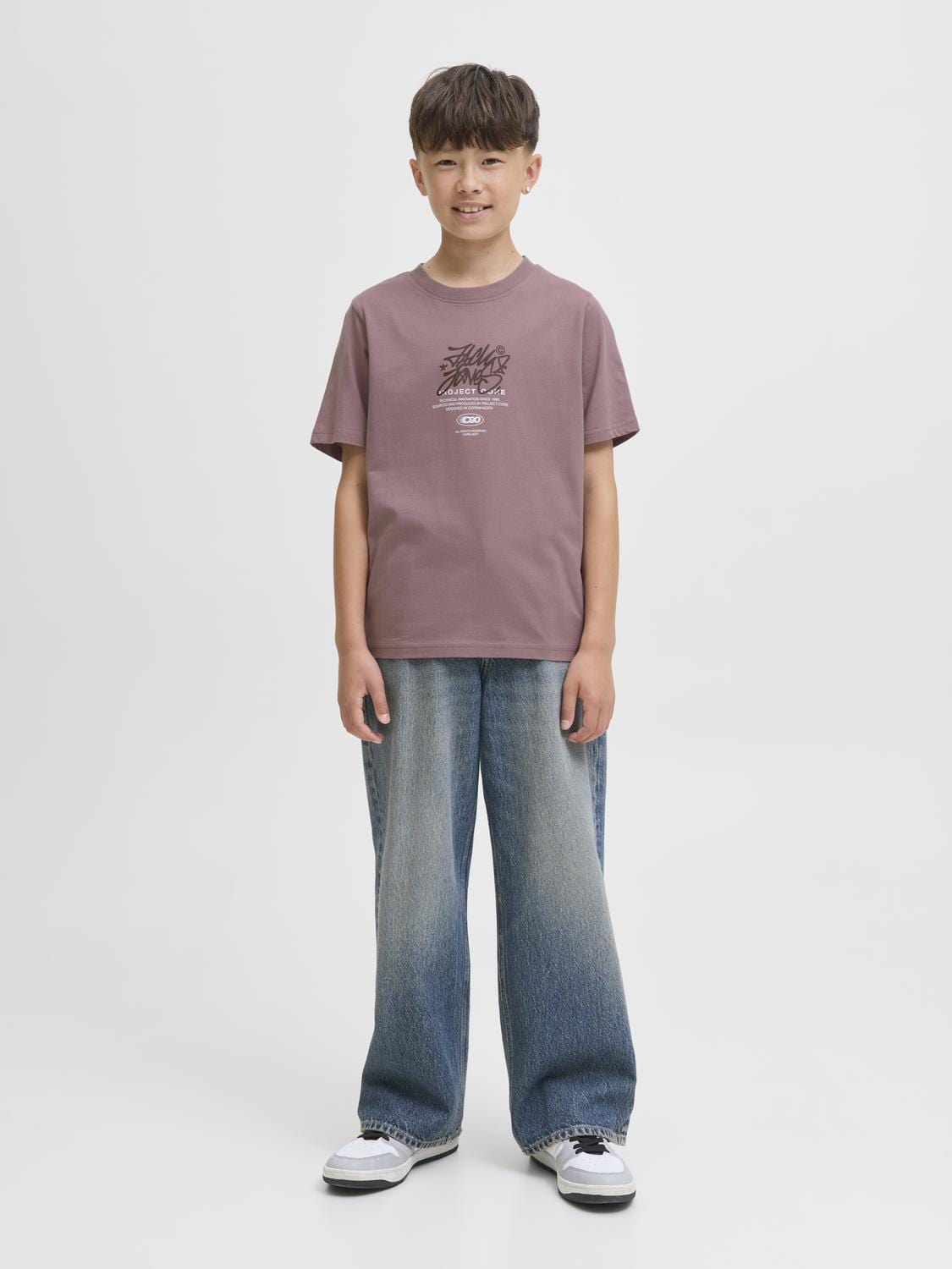 model_shot-front_full